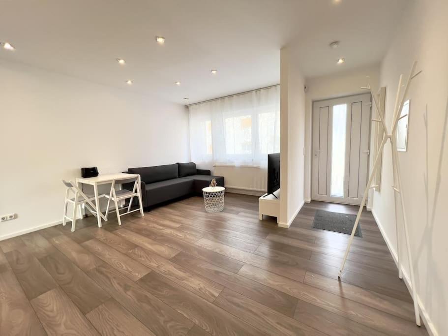 Fuehle Dich Zu Hause Im Taunus * Floersheim am Main